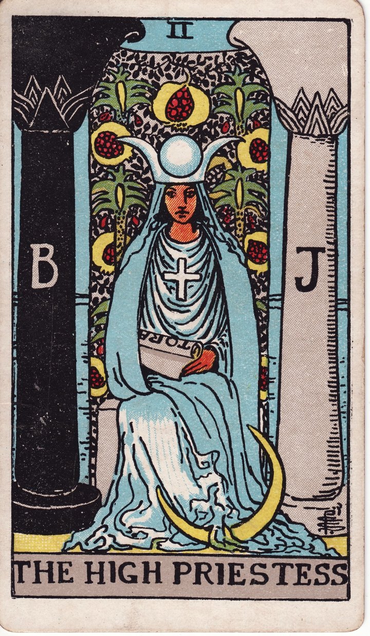 女教皇（The High Priestess）のカード図像