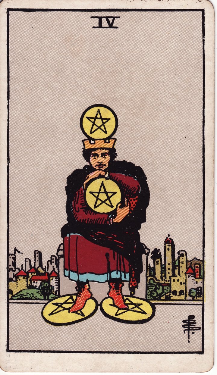 ペンタクルの4（Four of Pentacles）のカード図像